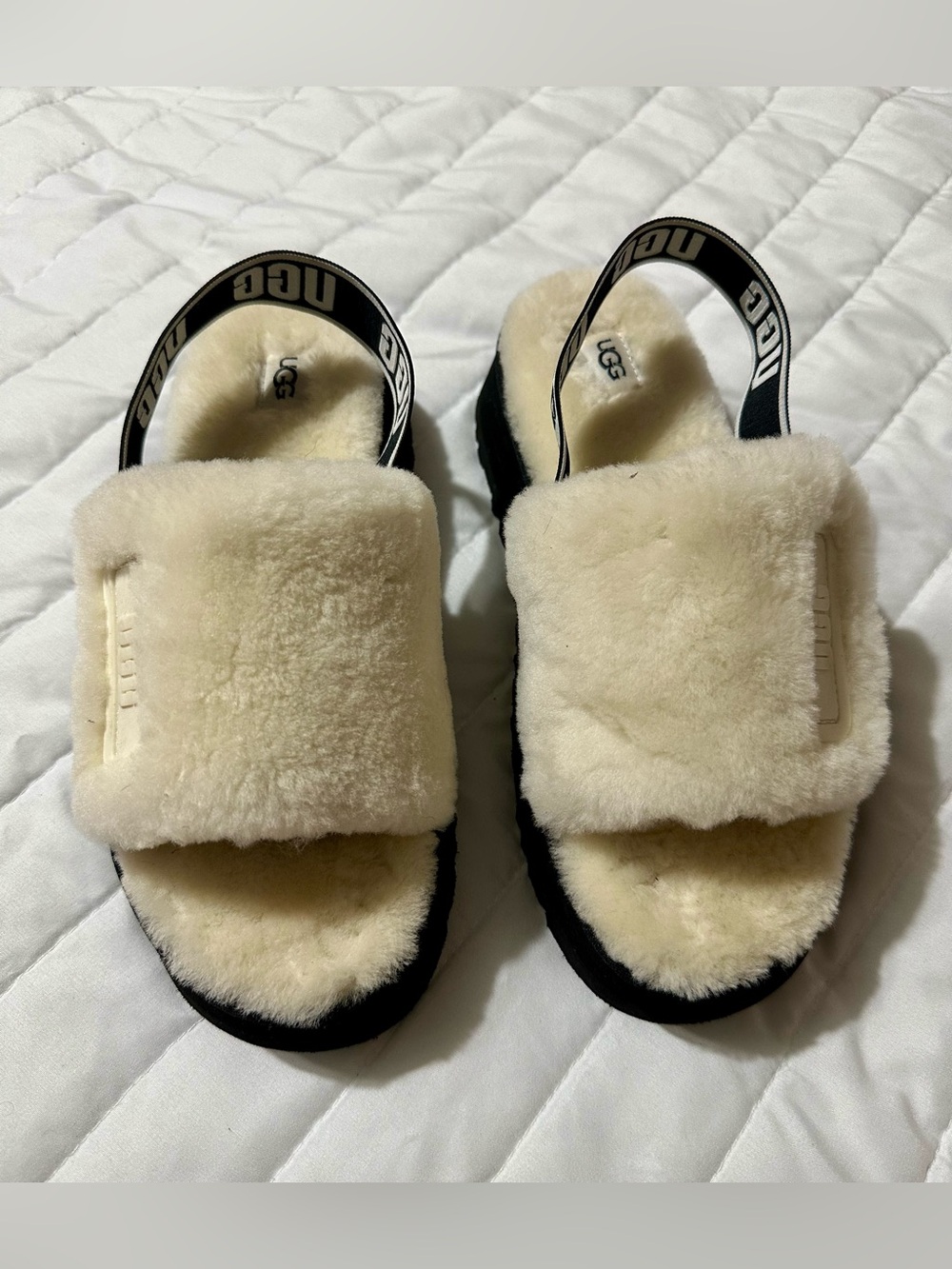 UGG Cream Sheepskin Fluff Platform Slide Sandals with Black Sole - Picture 2 of 5